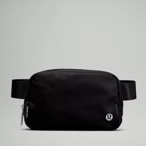 BLACK LULULEMON EVERYWHERE BELT BAG